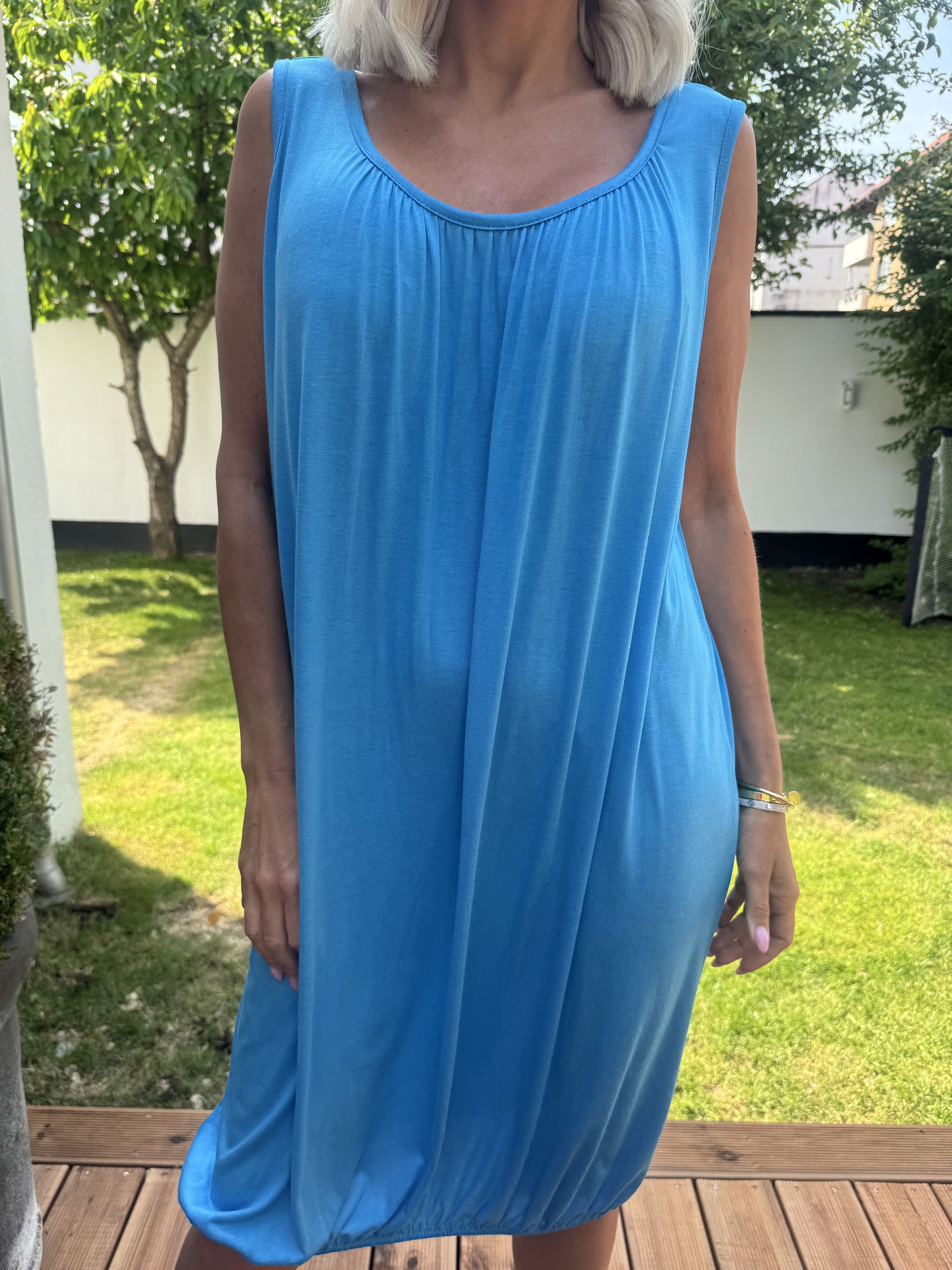Miracle Sleeveless Dress - Basic klänning i viskos med resår nedtill